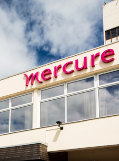 Exterior shot of the front of the mercure inverness hotel